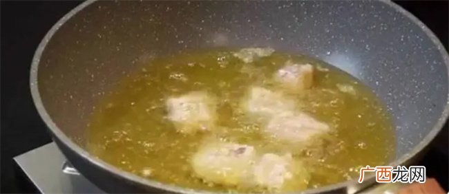 爱吃咕咾肉的一定要收藏,教你正宗咕咾肉做法,好吃极了
