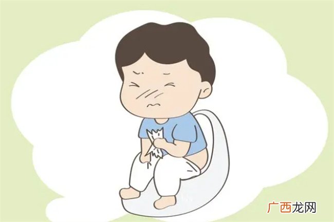 别单纯以为孩子踢被子 是觉得太热了 也可能是积食引起的