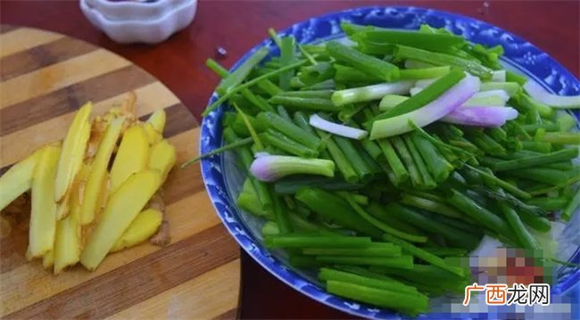 奥尔良鸡翅根好吃的家庭做法,简单美味又馋人,看着都想吃