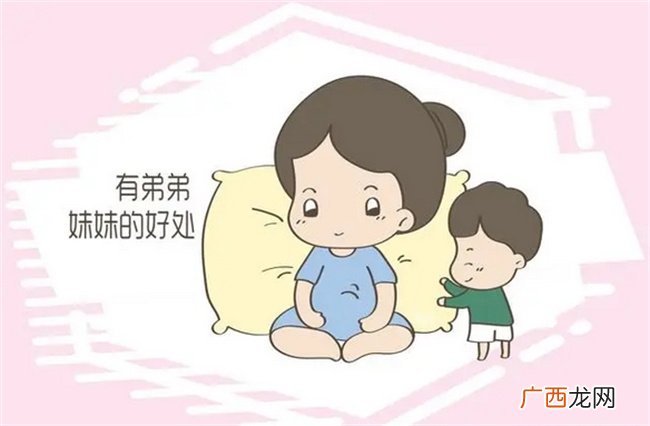 大儿子哭着求妈妈生二胎，妈妈问其原因，回答让全家人温暖！
