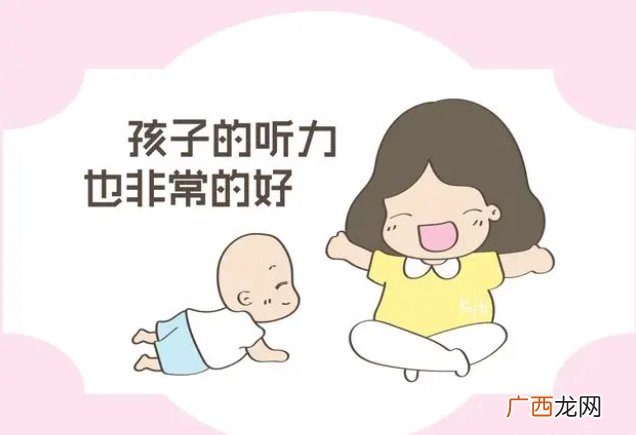 婴儿看似懵懂无知，实则这些表现，证明早已与爸妈相识