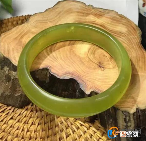 岫玉怎么分辨真假