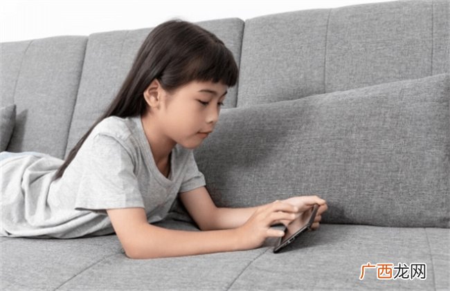 陈美老师:孩子沉迷手机游戏,为什么父母越管教孩子陷越深?
