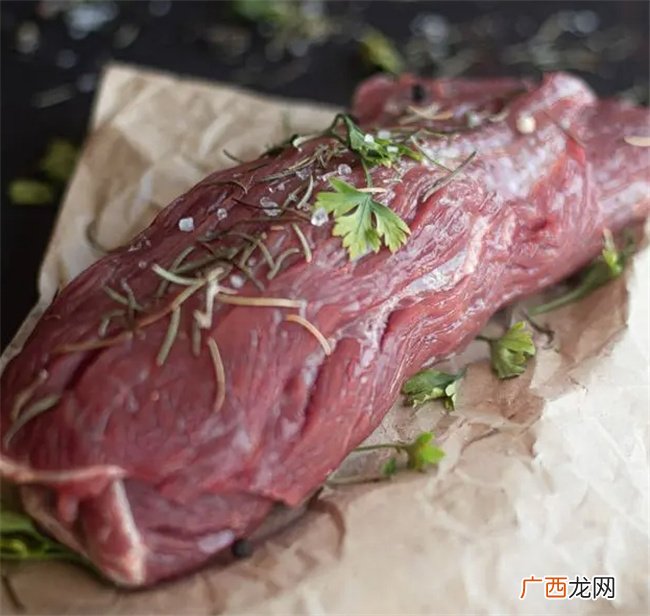 女人不想“老的快”，这10种养颜食物要常吃，肌肤水嫩显年轻
