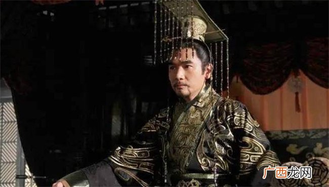 皇上要吃公鸡下的蛋，大臣们手足无措，小孩一句话解决还成了宰相