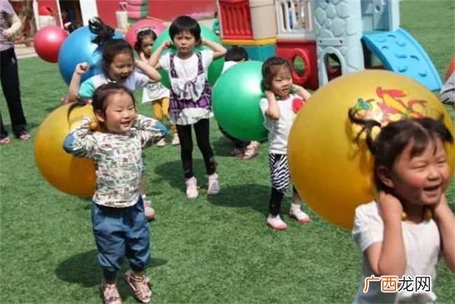 幼儿园出现“潜规则”，家长自以为孩子乐在其中，殊不知苦了娃！
