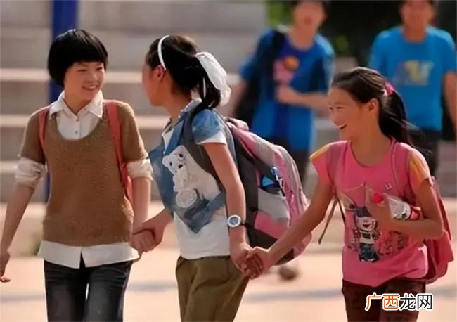 女孩子初潮过早的来临，会对身体有一定的影响，父母要注意