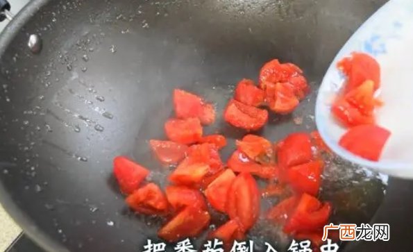 番茄炒鲜菇这样做才好吃，原来是有技巧的，难怪之前做的不好吃
