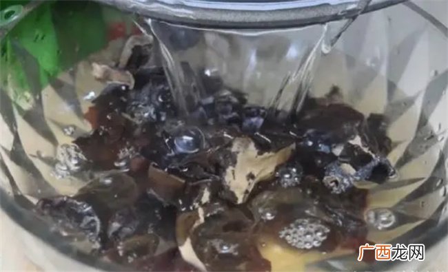 一根莴笋，一抓木耳，这样做出来的凉拌菜，好看又好吃！