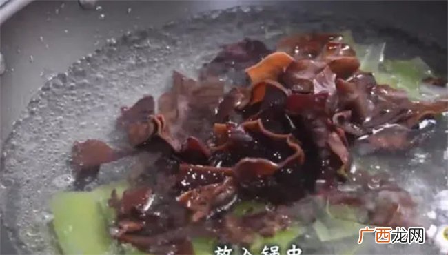 一根莴笋，一抓木耳，这样做出来的凉拌菜，好看又好吃！