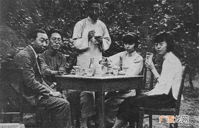 1888年，李鸿章将22岁的女儿嫁给老大臣，二人后代如今家喻户晓