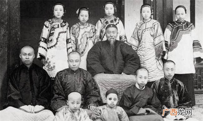 1888年，李鸿章将22岁的女儿嫁给老大臣，二人后代如今家喻户晓