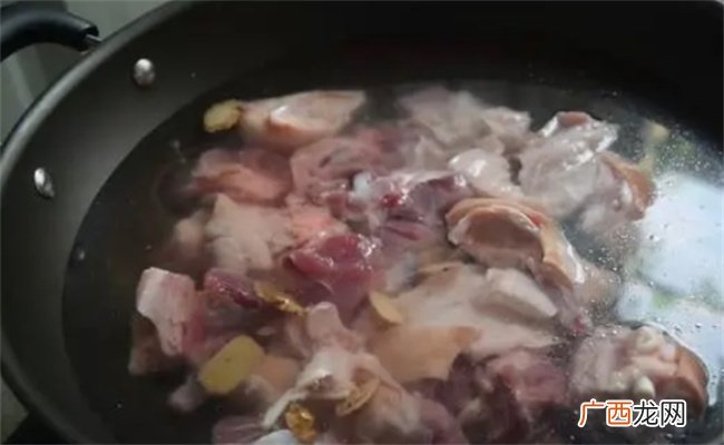 猪蹄的新吃法!不煎不炸,不放辣椒,做法简单,味道却超赞!