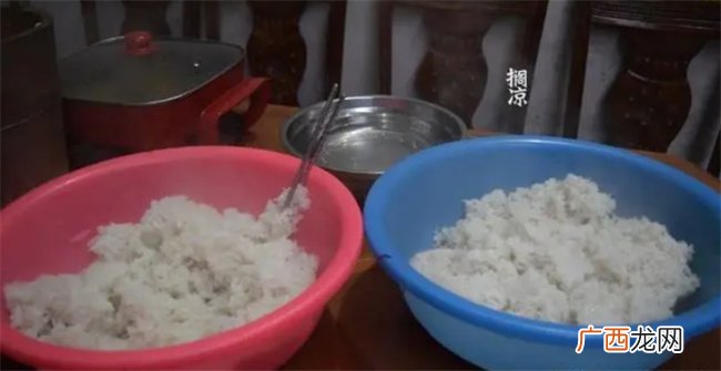 农村阿姨教你在家自制客家糯米酒，做法简单明了，3分钟就学会！
