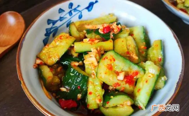 ?政策法规：多家餐馆卖拍黄瓜遭职业打假 拍黄瓜为何引来职业打假？