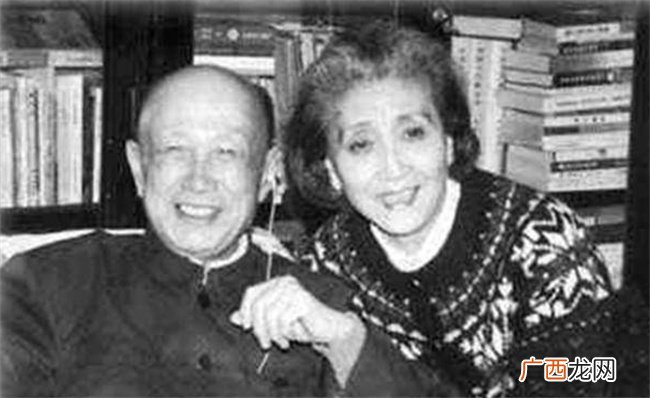 他是民国军事奇才 曾当众开枪自杀 女儿是歌唱家 女婿众所周知