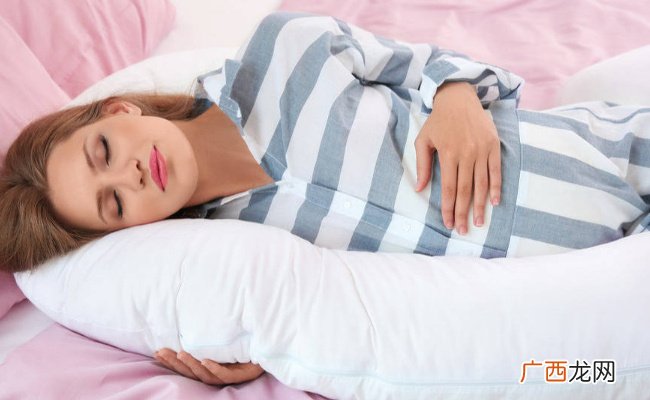 ?健康：睡觉该向左躺还是向右躺？