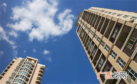 男子花10万块买了8套房 房子真成了白菜价吗？