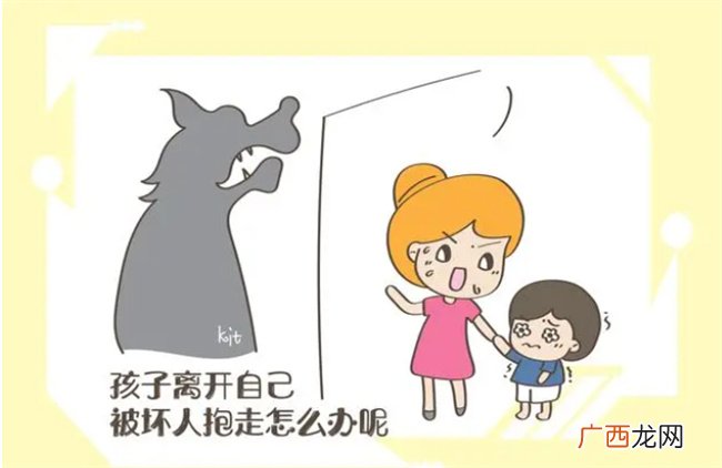 妈妈带儿子进女厕所 被游客吐槽：这么大了 为啥不能自己上