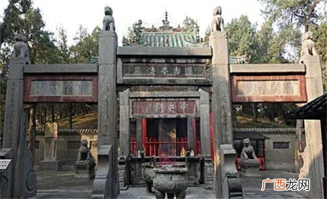 关羽去世 他的四个墓分别为首 身 衣 神 哪个意义最大