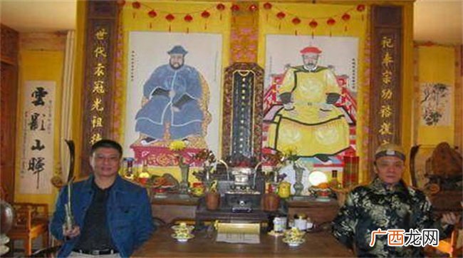 这个不起眼的村子 住的都是清朝皇族 至今仍保留习俗