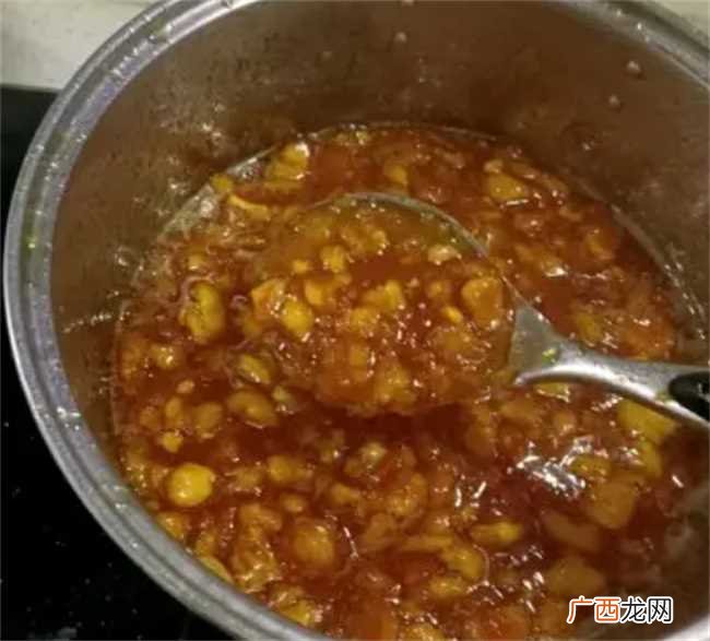 熬枇杷膏需要加多水吗 熬枇杷膏加多少水合适