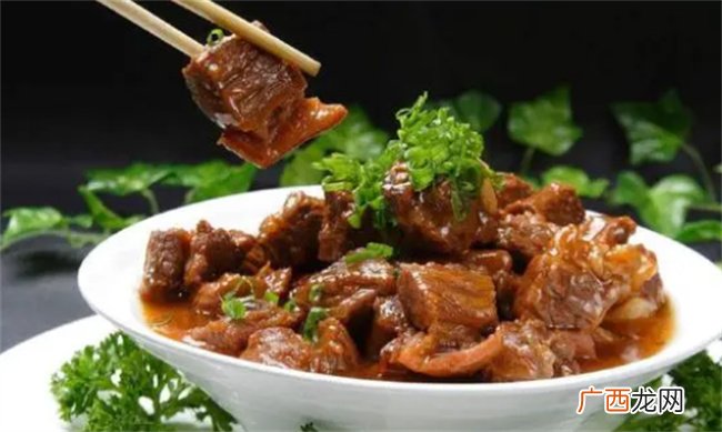 爱吃牛肉的一定要收藏 教你秘制的牛腩做法 美味下饭 看饿了