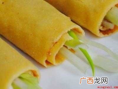 山东煎饼卷大葱怎么吃