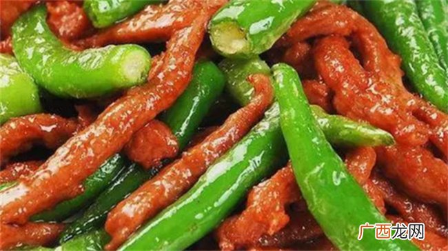 还以为辣椒只是配料吗 杭椒搭配这些食材一起炒 又香又下饭