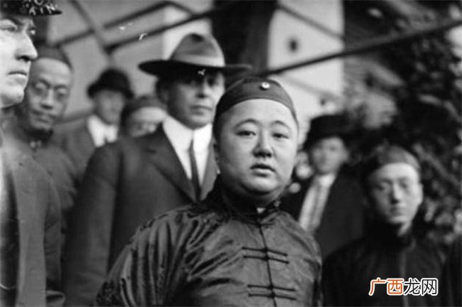 光绪的弟弟出访英国 英国为让他购买军舰为他放了一次特殊的烟花