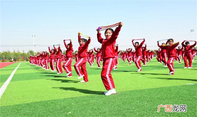 多地发布小学学位预警 为什么今年是最难入学年？