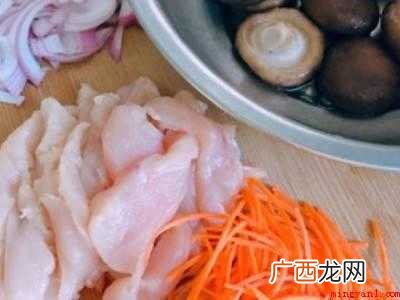 鸡肉馅怎么调好吃又嫩
