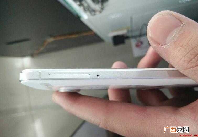 手机卡槽怎么打开 智能机插卡问题成了他们内心的疑惑