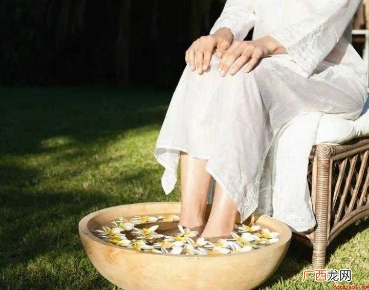 打完疫苗可以泡脚吗