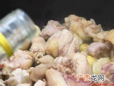 买的烧鸡怎么吃共有4步 买的烧鸡怎么吃