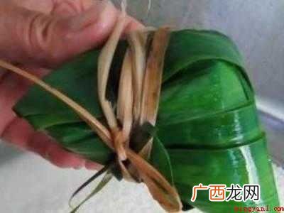 用芦苇叶如何包粽子步骤 用芦苇叶如何包粽子步骤简单