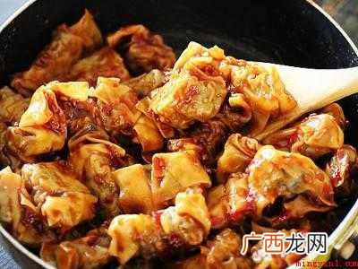 怎么吃乌鸡共有4步,乌鸡可以做成乌鸡馄饨拌辣酱、榴莲炖乌鸡、