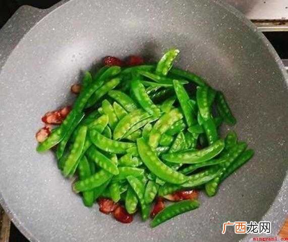 荷兰豆炒腊肠的流程怎么样