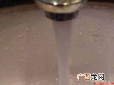 水龙头堵了水小怎么办