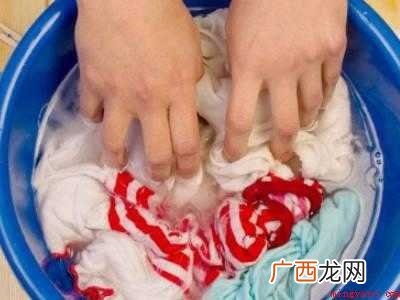 衣服上汗斑汗渍怎么去除