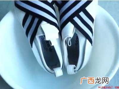 洗帆布白鞋的小窍门