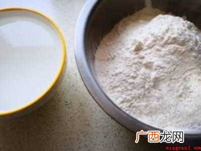 菠萝叶饼子怎么和面