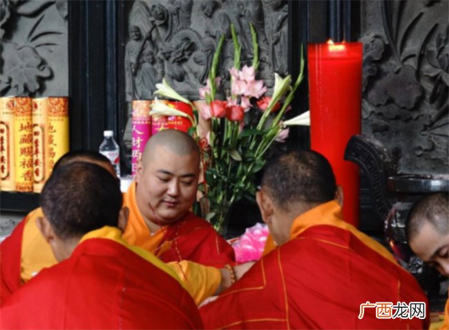 和尚每天都是吃素 还是肥头大耳 看看他们的伙食就懂了