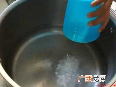 白色真丝发黄怎么变白
