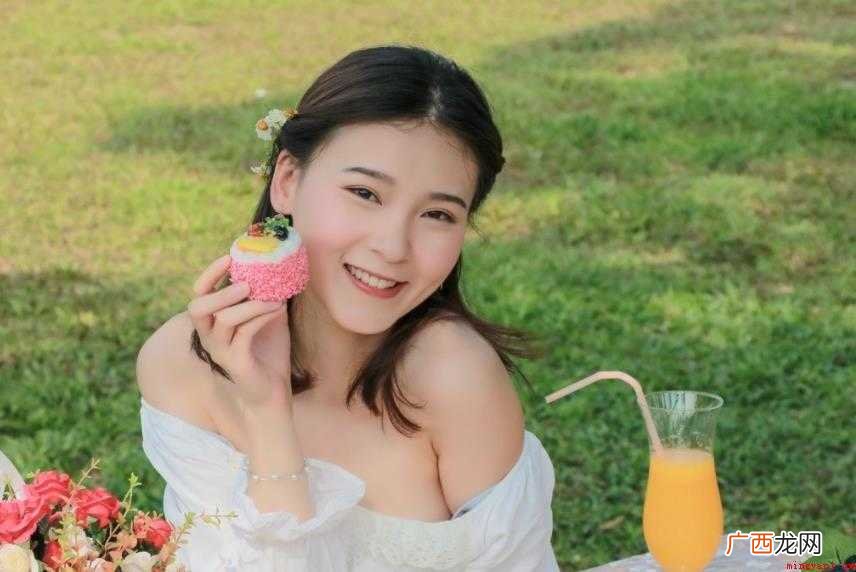 笑颜如花是什么意思 笑起来像花一样漂亮 笑颜如花是什么意思