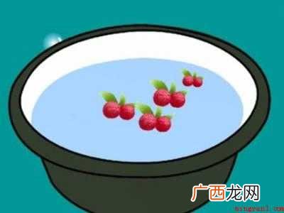 杨梅里的小白虫怎么泡出来