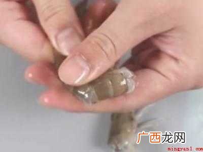鲜虾怎么剥壳