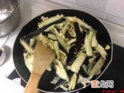 茄子炒辣椒怎么做好吃又简单