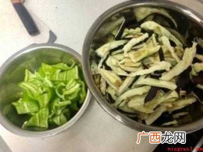 茄子炒辣椒怎么做好吃又简单