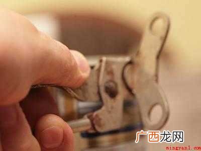 椰浆罐头怎么开